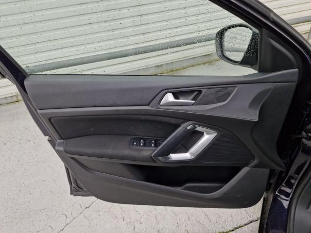 Peugeot 308 image 2