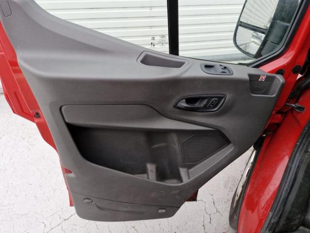 Ford Transit image 3