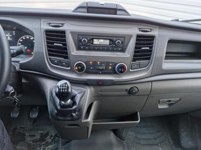 Ford Transit image 5