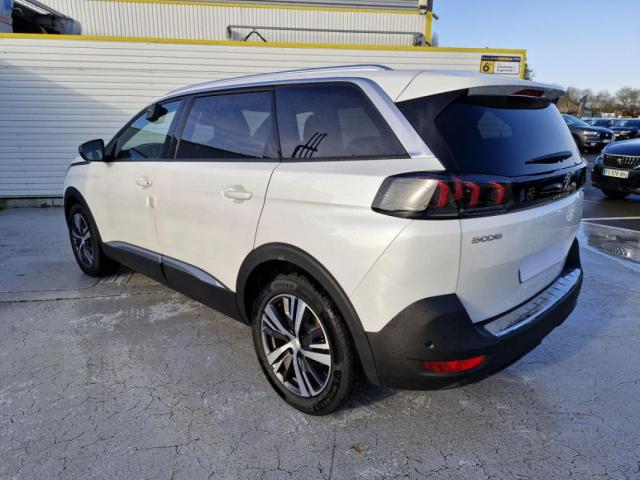 Peugeot 5008 image 6