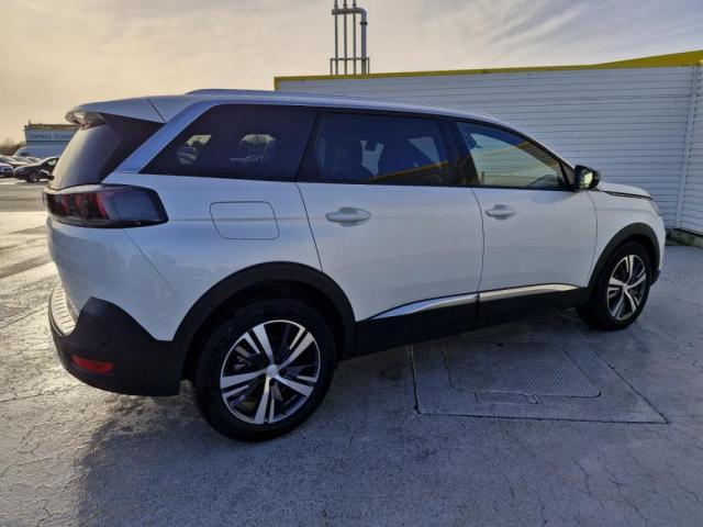 Peugeot 5008 image 3