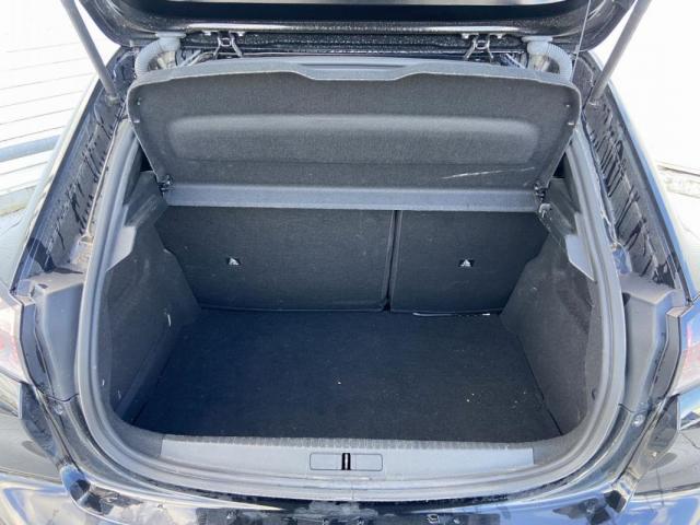 Peugeot 208 image 6