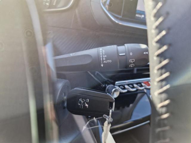 Peugeot 208 image 2