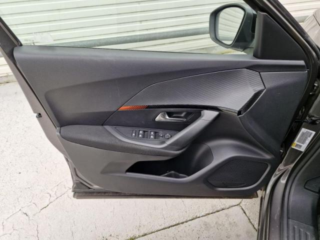Peugeot 2008 image 2