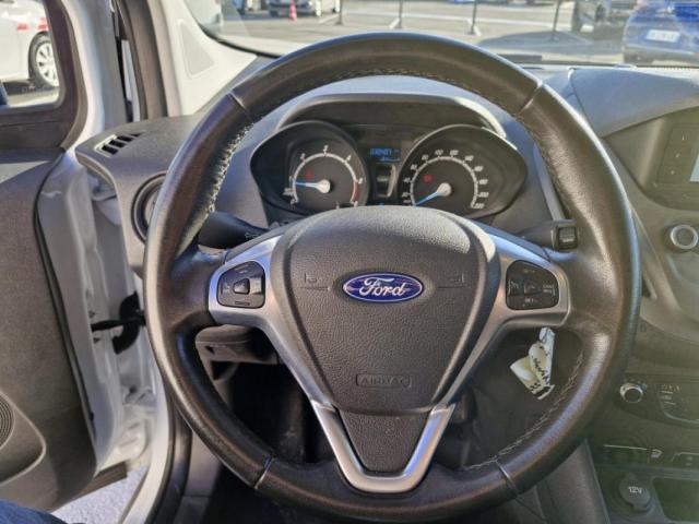 Ford Transit Courier image 9