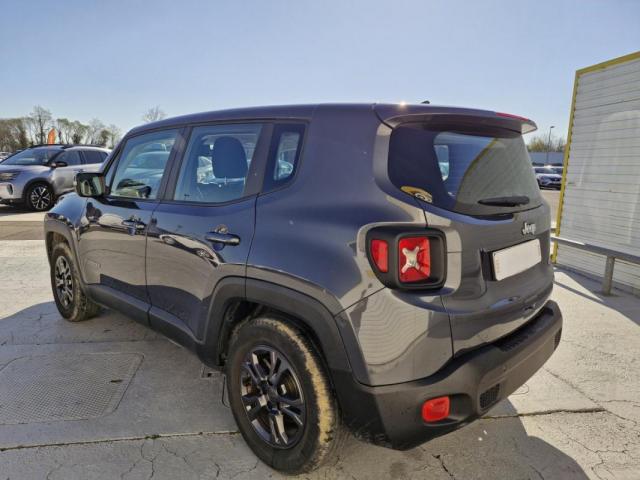 Jeep Renegade image 9