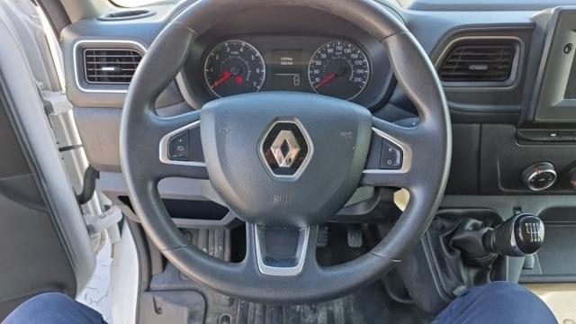 Renault Master image 2