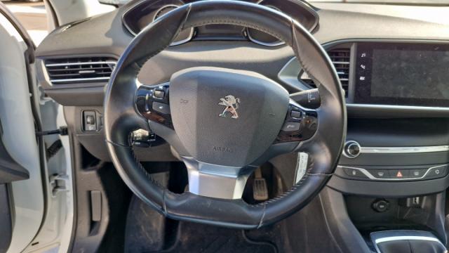 Peugeot 308 image 2