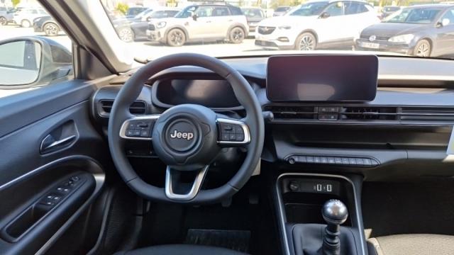 Jeep Avenger image 9