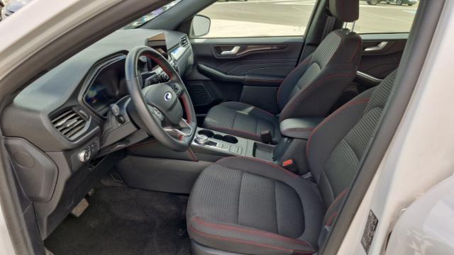 Ford Kuga image 3