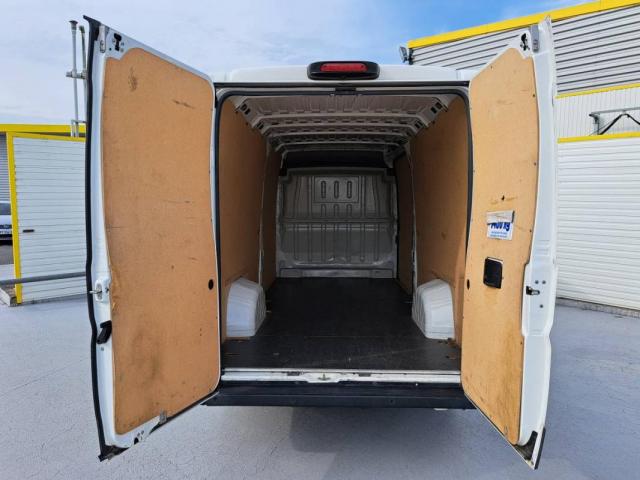 Peugeot Boxer image 2