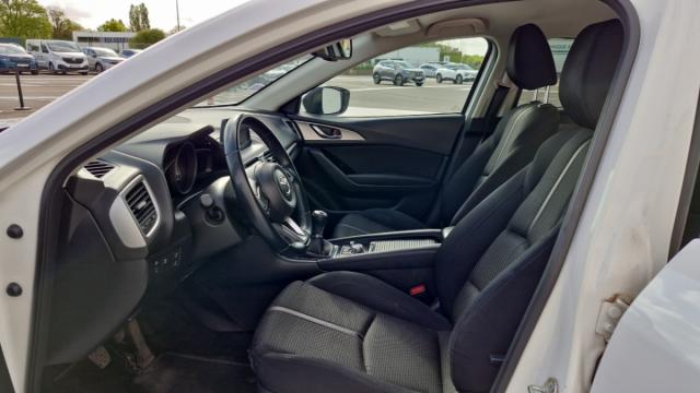 Mazda 3 image 1
