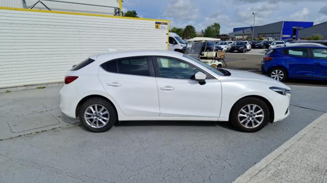 Mazda 3 image 8