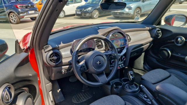Mini Cabrio image 2