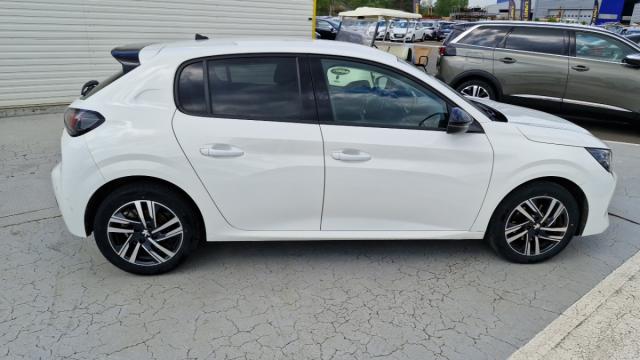Peugeot 208 image 3