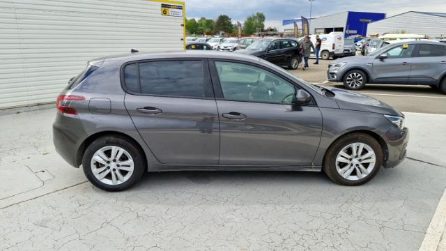 Peugeot 308 image 9