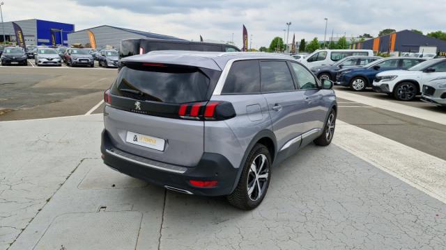 Peugeot 5008 image 4