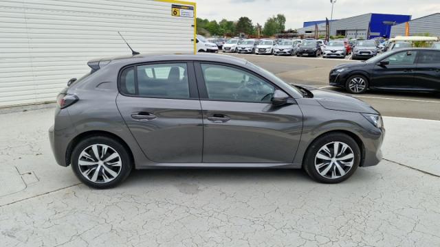 Peugeot 208 image 8