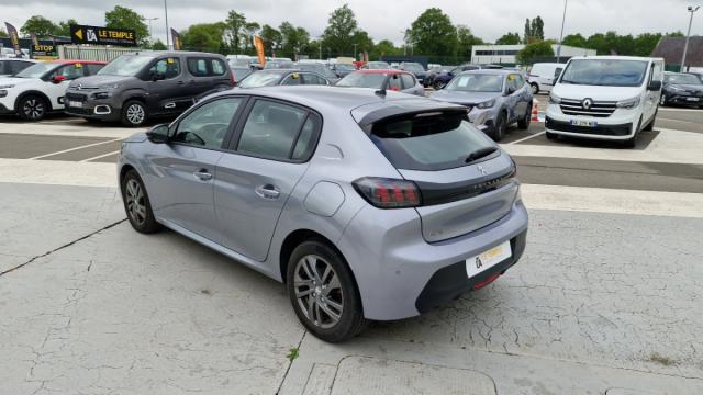 Peugeot 208 image 9