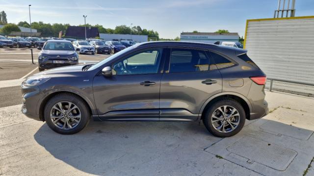 Ford Kuga image 2