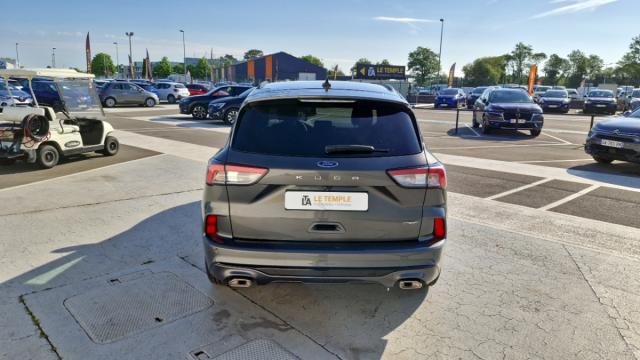 Ford Kuga image 3