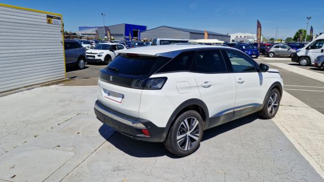 Peugeot 3008 image 2