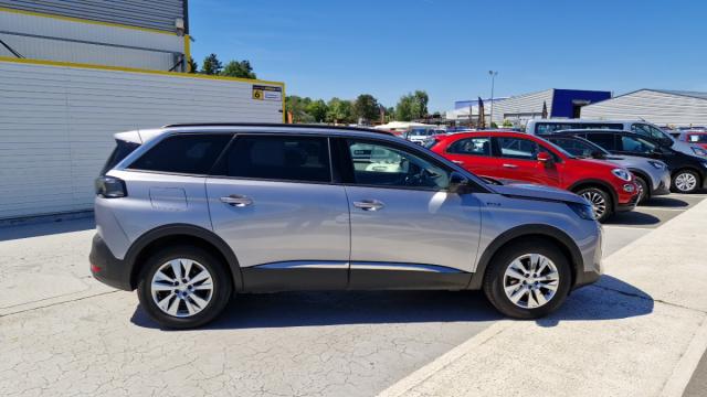 Peugeot 5008 image 9
