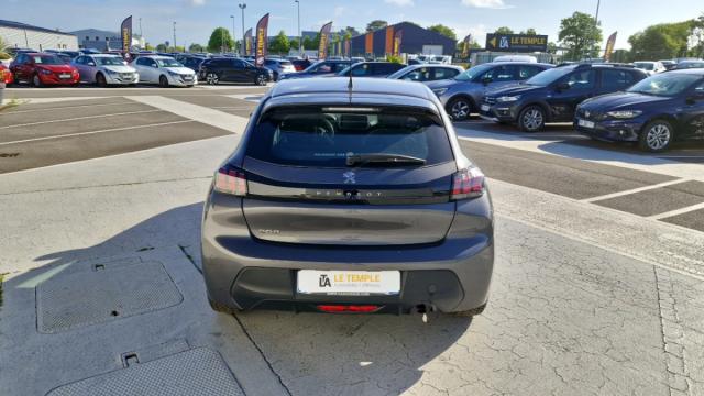 Peugeot 208 image 8