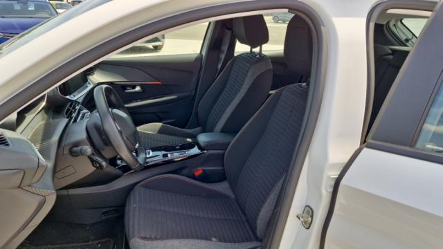 Peugeot 208 image 5