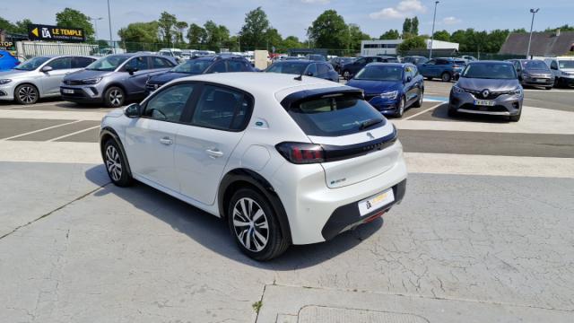 Peugeot 208 image 6
