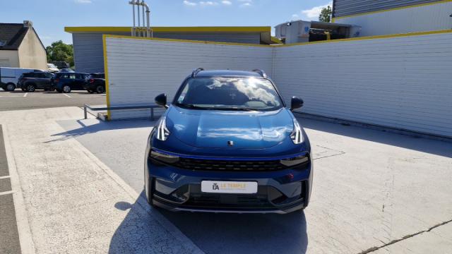 Lynk & Co 01 image 5
