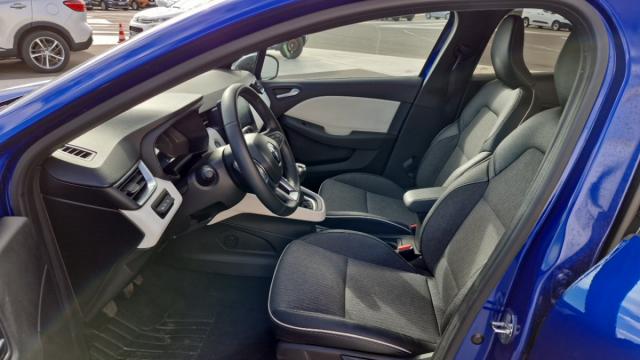 Renault Clio image 9