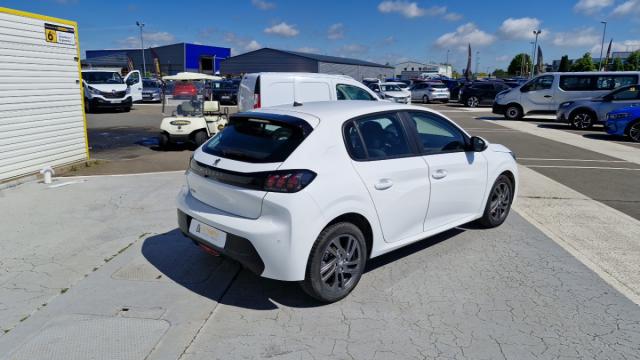 Peugeot 208 image 6