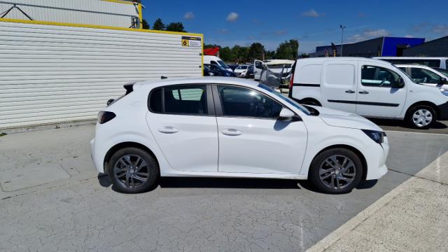 Peugeot 208 image 2