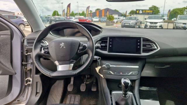 Peugeot 308 image 2