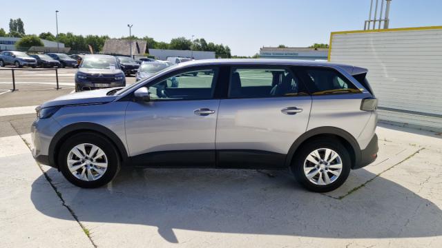 Peugeot 5008 image 1