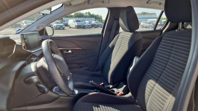 Peugeot 208 image 6
