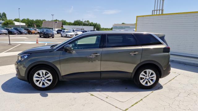 Peugeot 5008 image 2