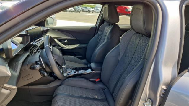 Peugeot 2008 image 8