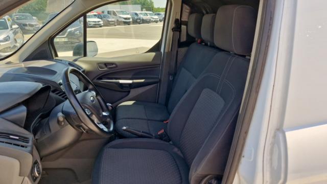 Ford Transit Connect image 8