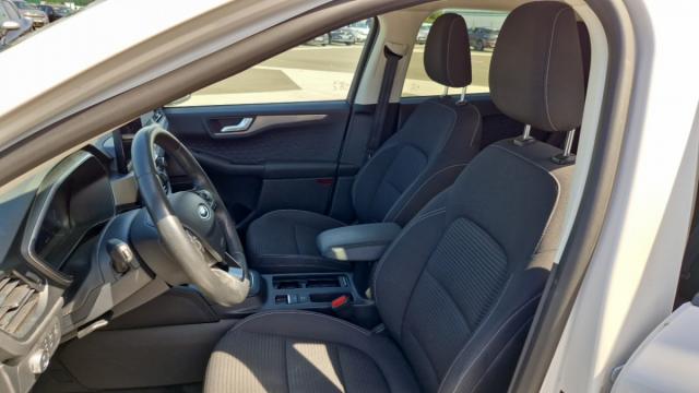 Ford Kuga image 6
