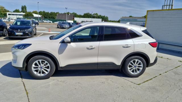 Ford Kuga image 8