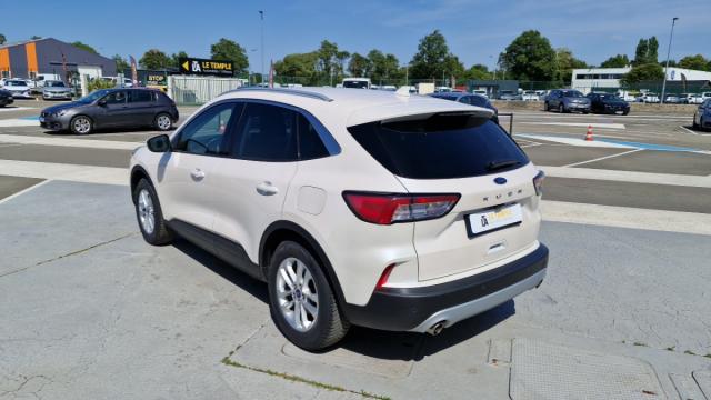 Ford Kuga image 2