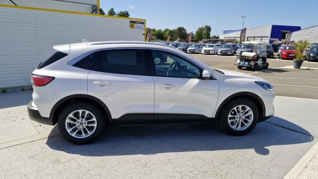 Ford Kuga image 3