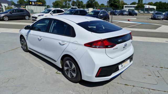 Hyundai Ioniq image 2