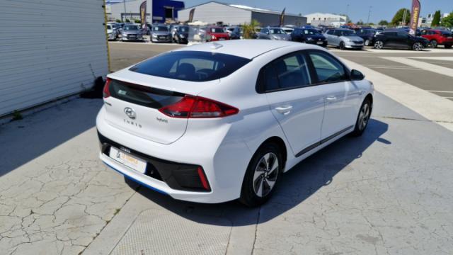 Hyundai Ioniq image 3