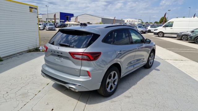 Ford Kuga image 9