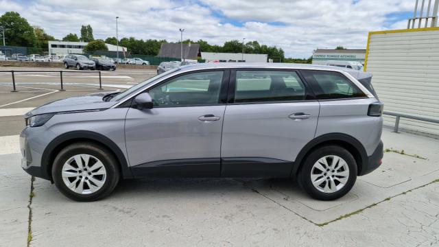 Peugeot 5008 image 1
