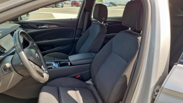 Opel Insignia Sports Tourer image 7