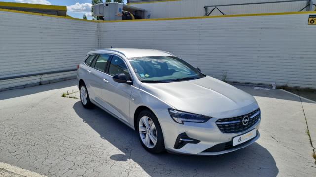 Opel Insignia Sports Tourer image 1
